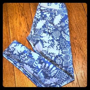 LuLaRoe leggings. Cute print Super comfy. One size